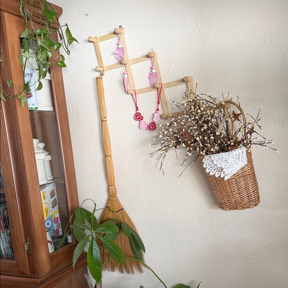 Expandable Storage Rack - Picture 2 of 2